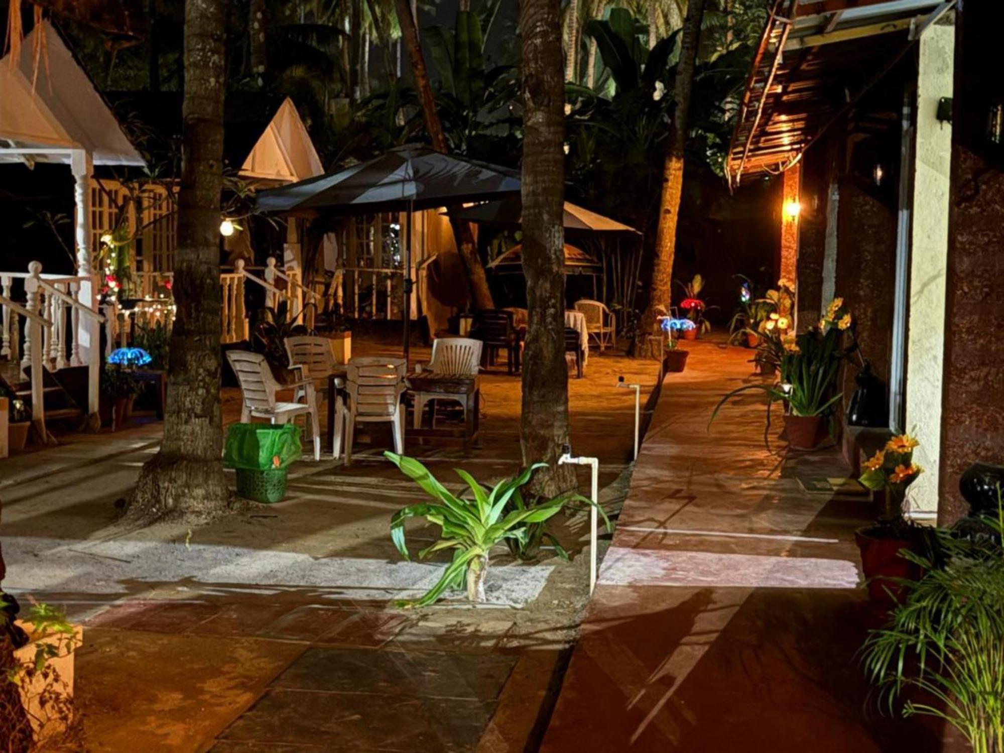 The Charming Nights Hotel Bãi biển Bãi biển Palolem Ngoại thất bức ảnh
