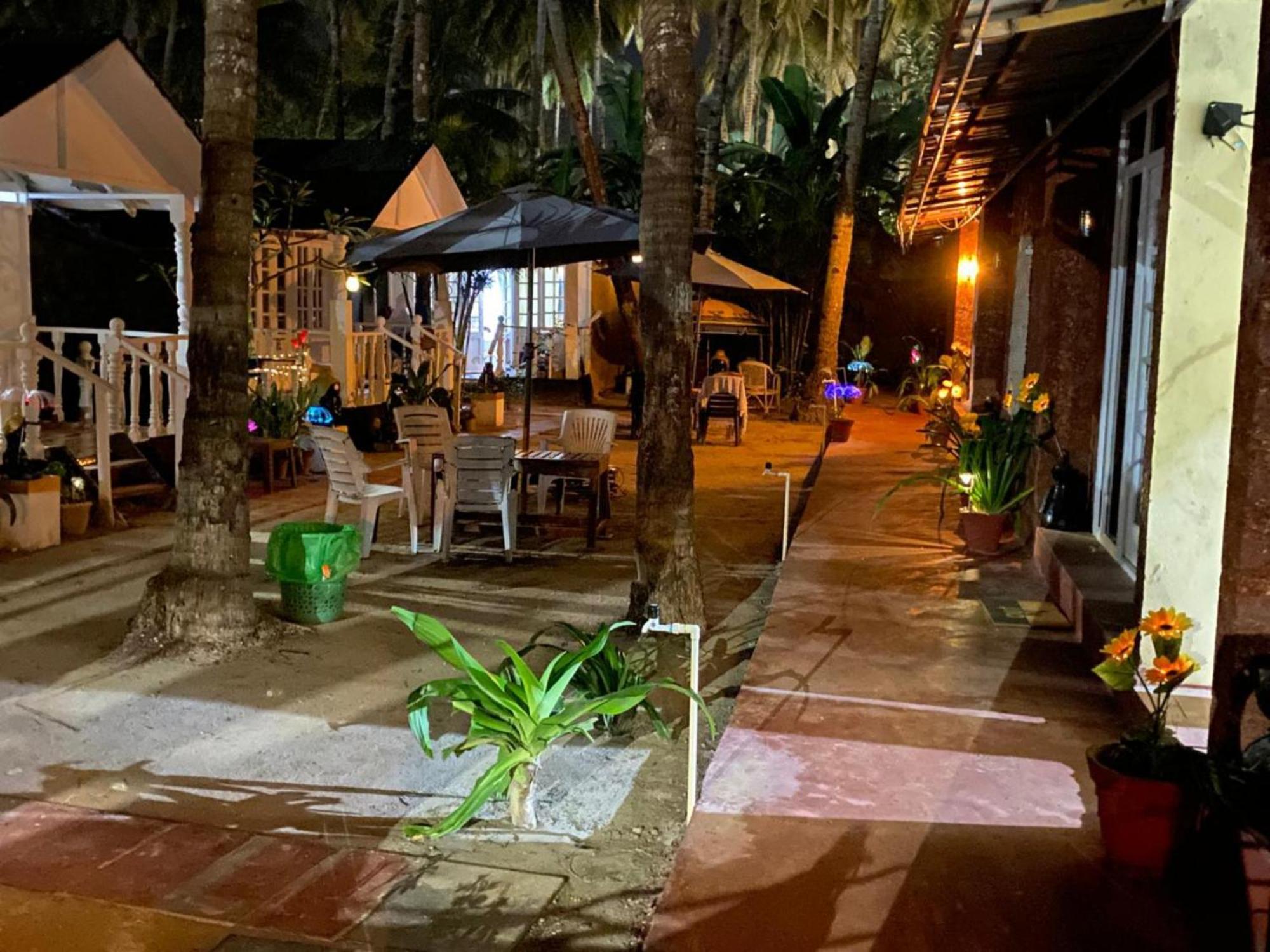 The Charming Nights Hotel Bãi biển Bãi biển Palolem Ngoại thất bức ảnh