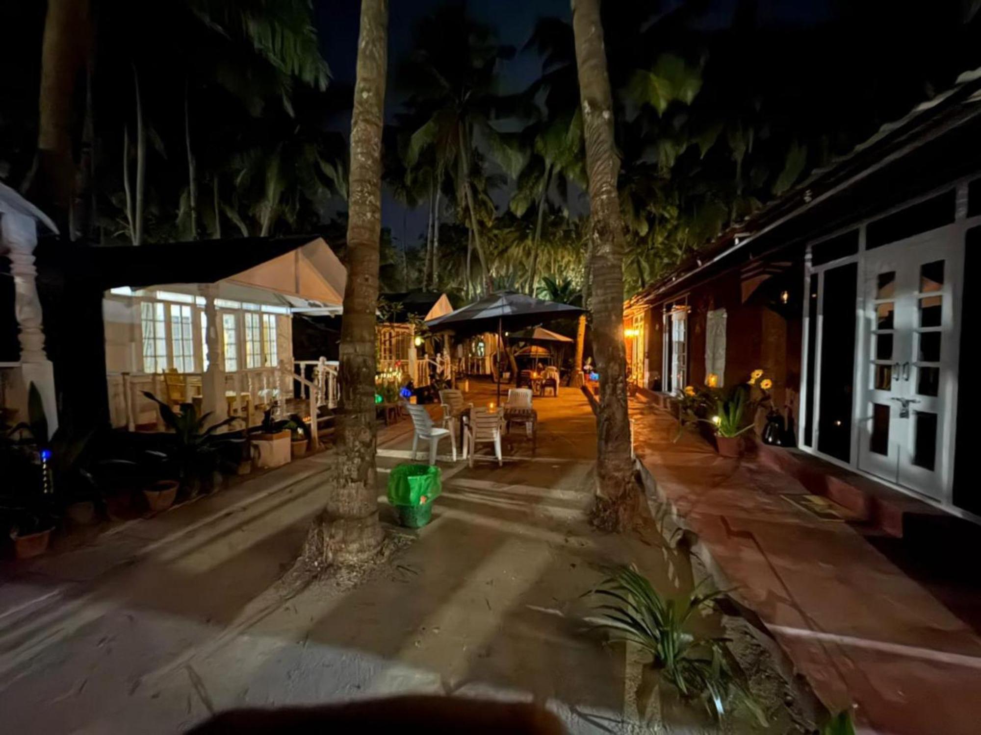 The Charming Nights Hotel Bãi biển Bãi biển Palolem Ngoại thất bức ảnh